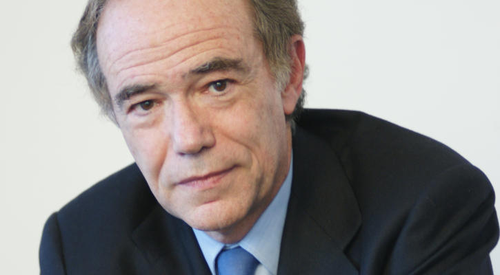 Gregorio Marañón, condecorado con la Gran Cruz de Isabel la Católica