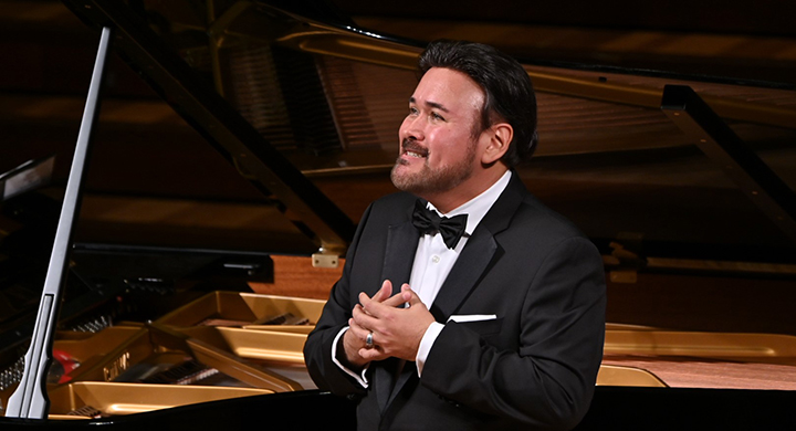 Javier Camarena